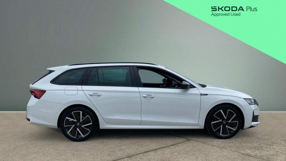 Skoda Octavia Sportline White #4