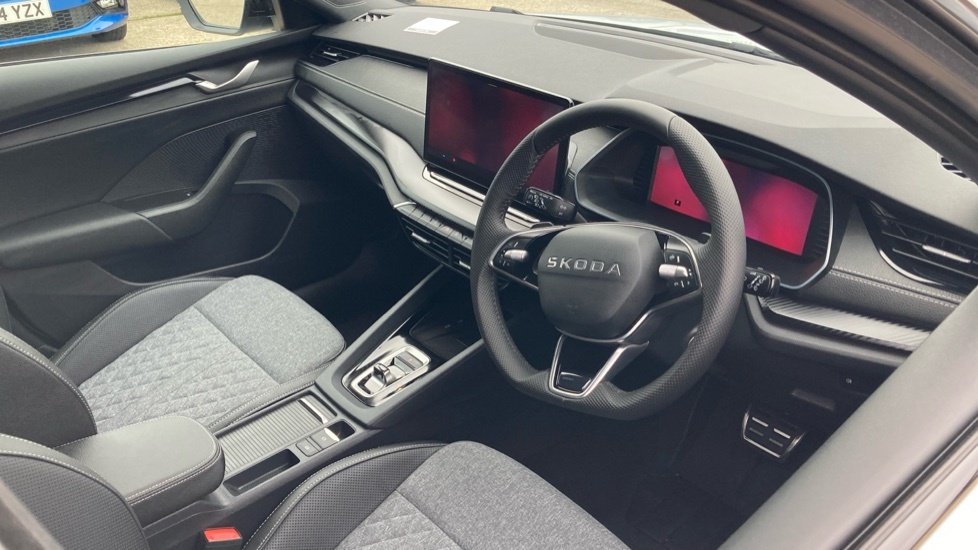 Skoda Octavia Sportline White #6