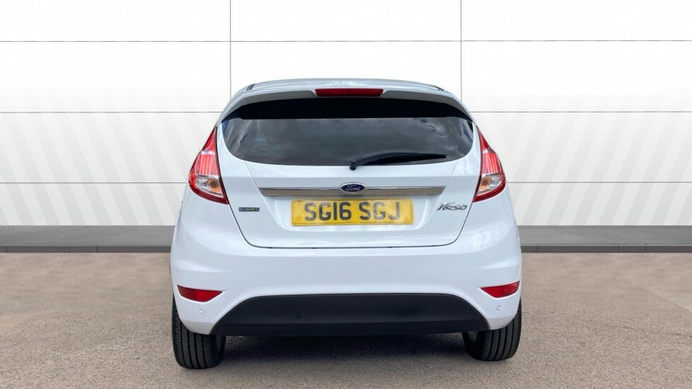 Ford Fiesta Titanium White #6