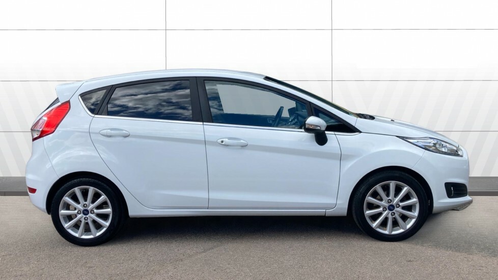 Ford Fiesta Titanium White #5