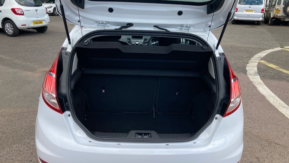 Ford Fiesta Titanium White #4