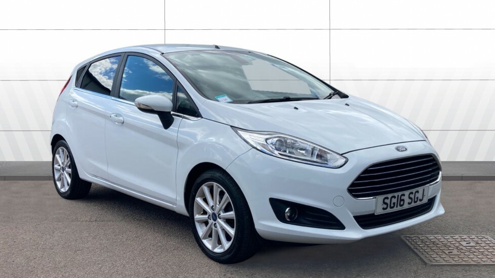 Ford Fiesta Titanium White