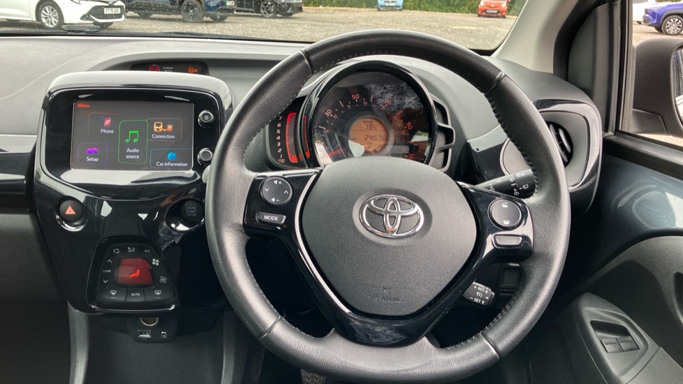 Toyota Aygo X X-pression X-shift White #7