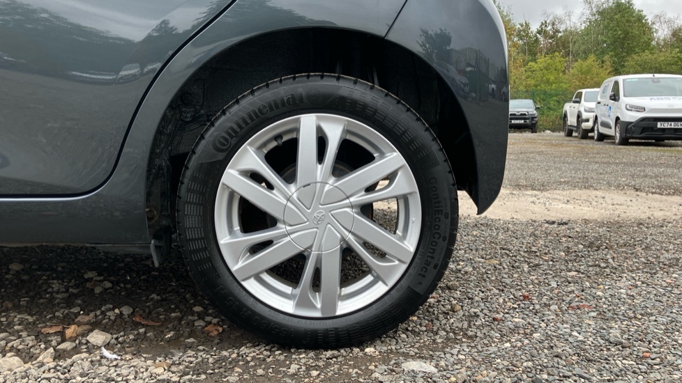 Toyota Aygo X X-pression X-shift White #25