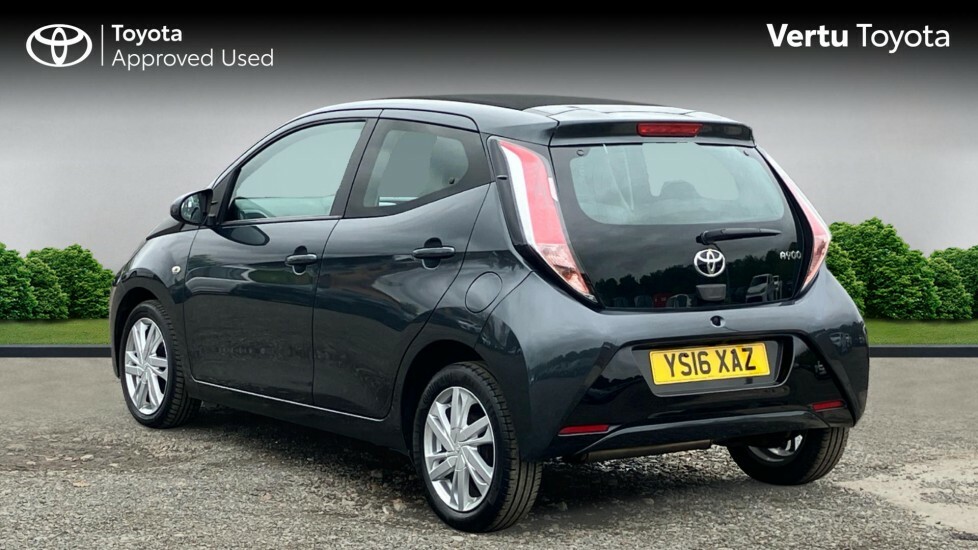 Toyota Aygo X X-pression X-shift White #4