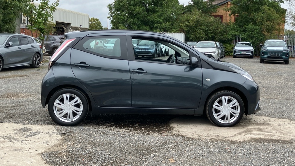 Toyota Aygo X X-pression X-shift White #23