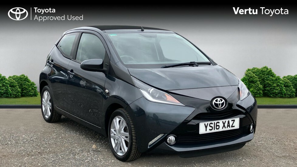 Toyota Aygo X X-pression Grey