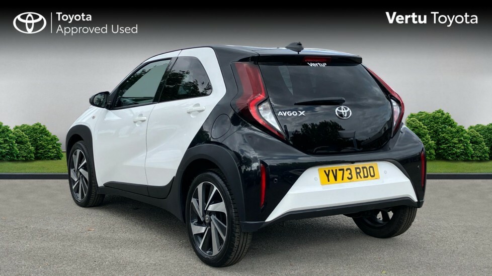 Toyota Aygo X Edge YV73RDO White #4