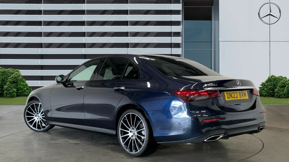 Mercedes-Benz E Class Amg Line Night Edition Blue #2