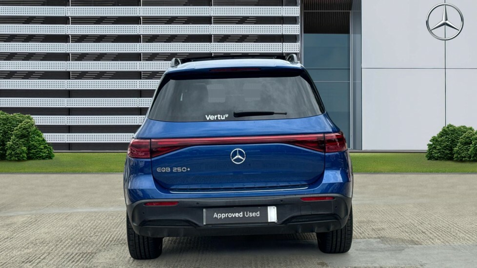 Mercedes-Benz EQB Amg Line Premium Plus Blue #6