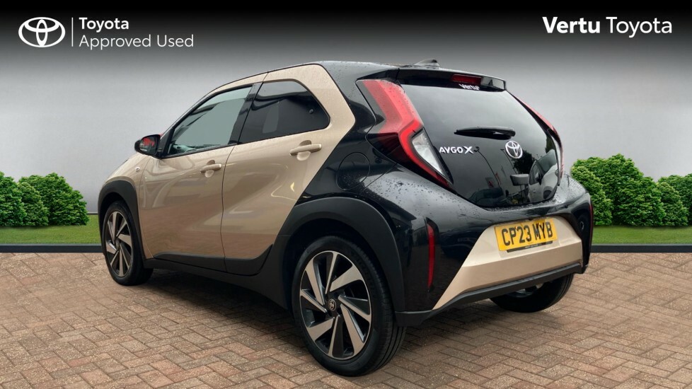 Toyota Aygo X Edge Beige #4