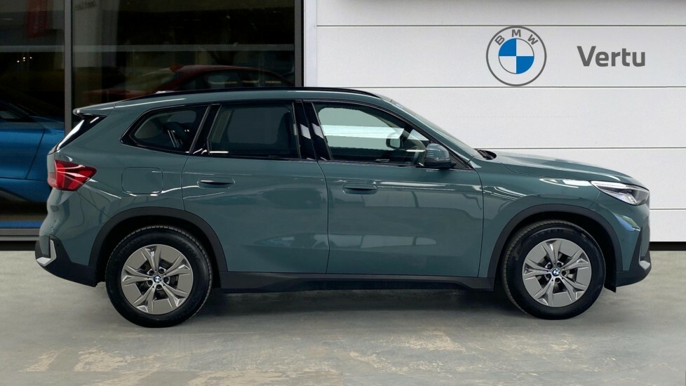 BMW iX1 Shadow Edition White #3