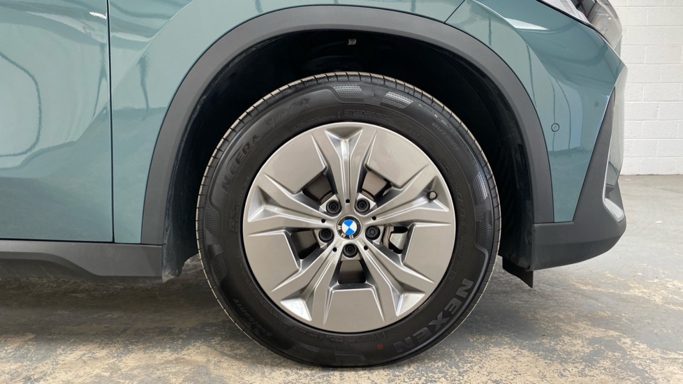 BMW iX1 Shadow Edition White #14