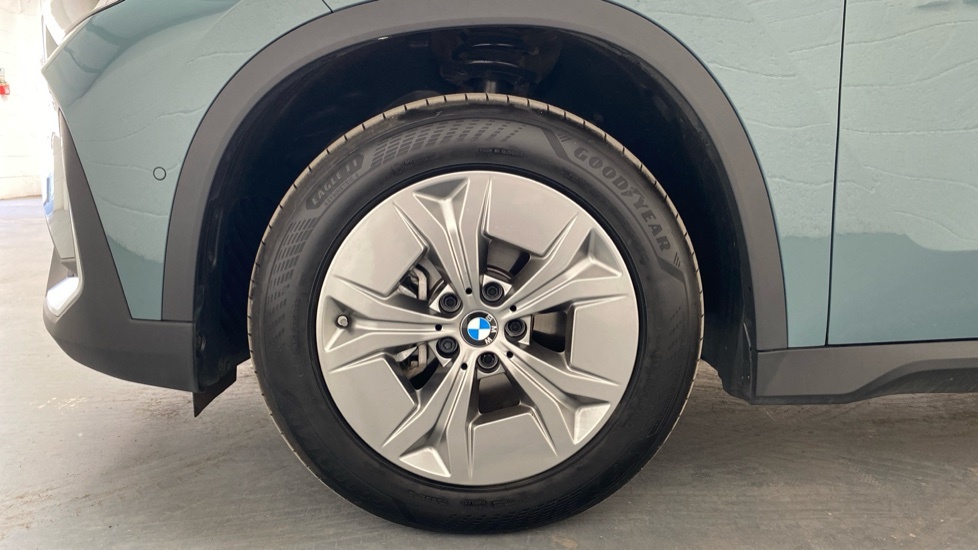 BMW iX1 Shadow Edition White #33