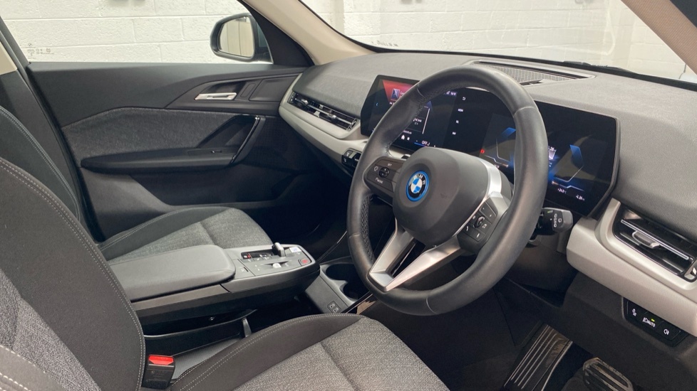 BMW iX1 Shadow Edition White #6