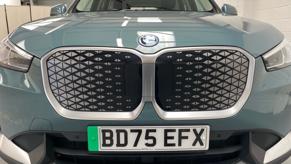 BMW iX1 Shadow Edition White #32