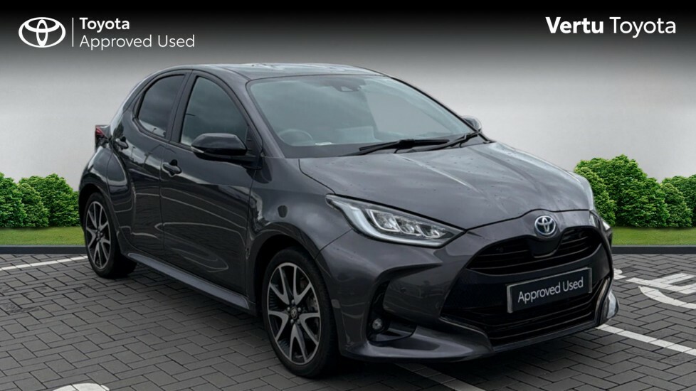Toyota Yaris Dynamic SK22EES Grey