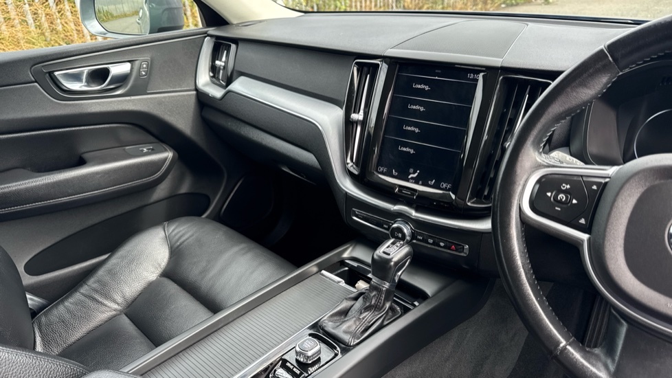 Volvo XC60 B5 P Momentum Blue #14