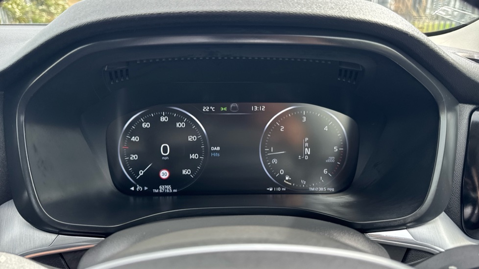 Volvo XC60 B5 P Momentum Blue #18