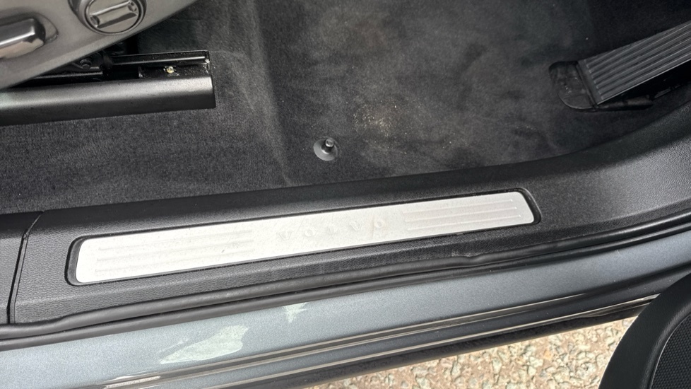 Volvo XC60 B5 P Momentum Blue #32
