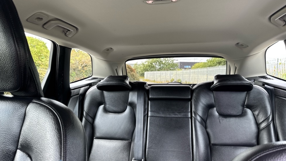 Volvo XC60 B5 P Momentum Blue #15
