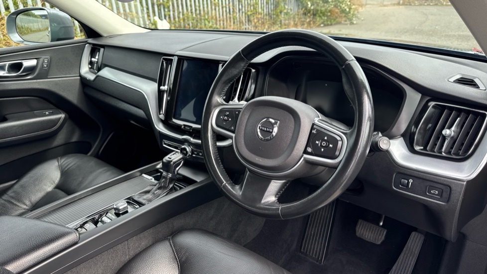 Volvo XC60 B5 P Momentum Blue #11
