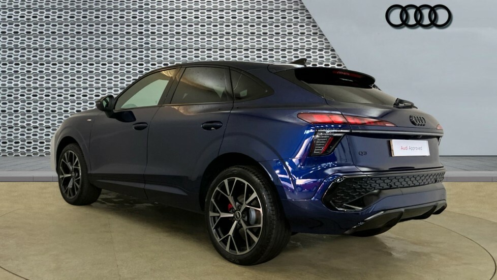 Audi Q3 Edition 1 Blue #3
