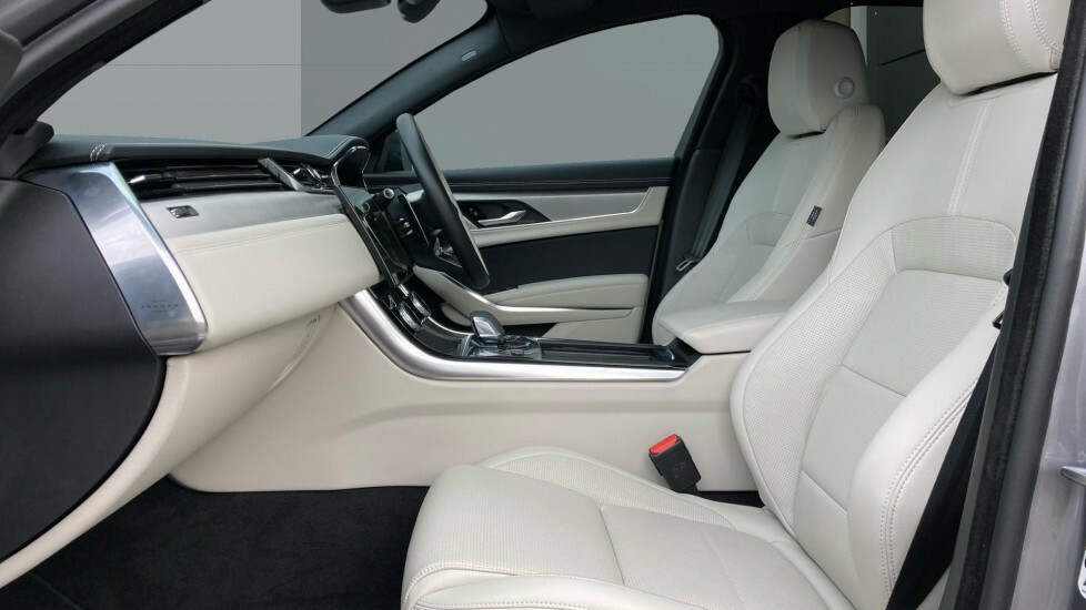 Jaguar XF R-dynamic Se Black Grey #3