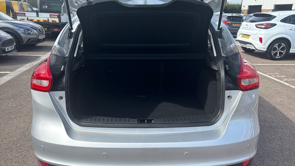Ford Focus Titanium Silver #4