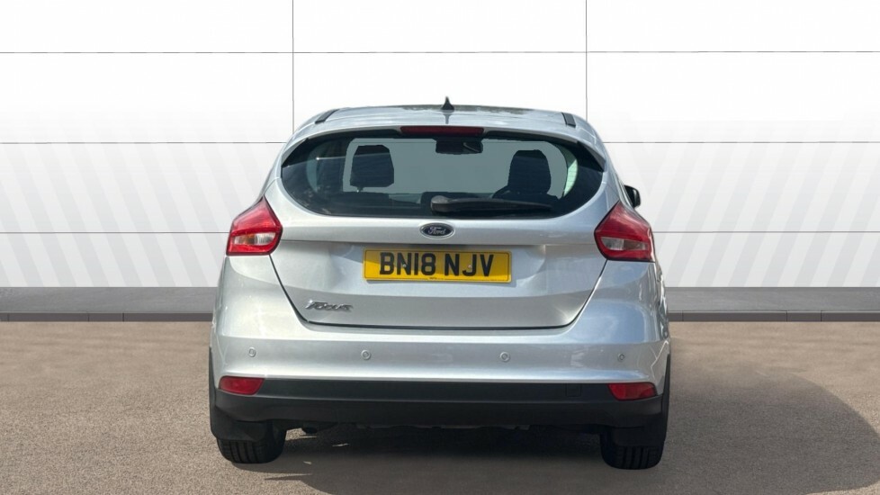 Ford Focus Titanium Silver #6