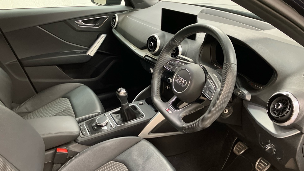Audi Q2 Black Edition DE71CSV Blue #6