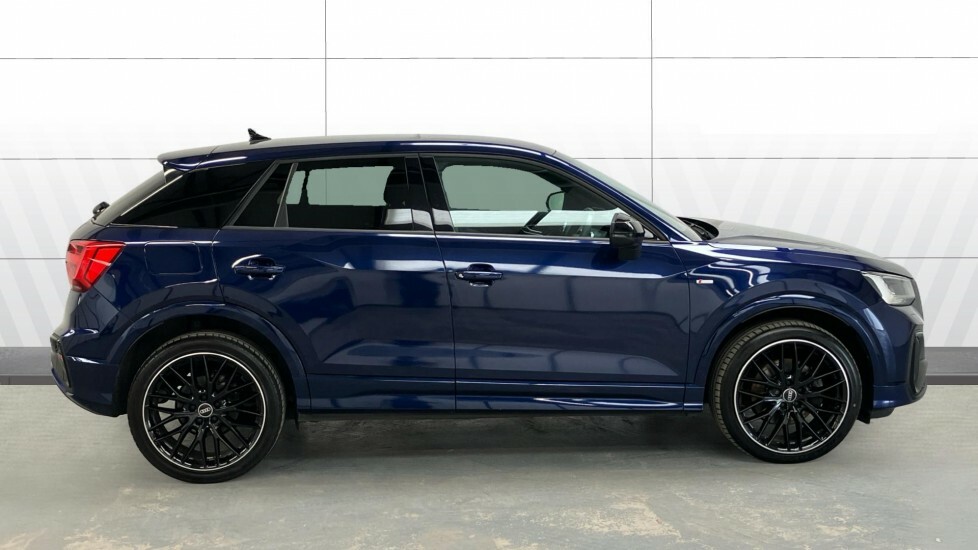 Audi Q2 Black Edition DE71CSV Blue #3