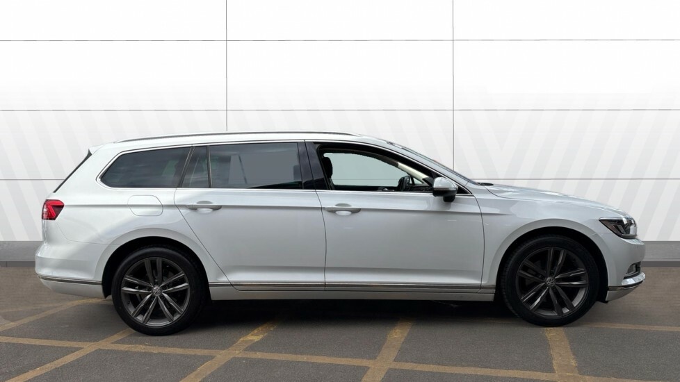 Volkswagen Passat Gt White #5