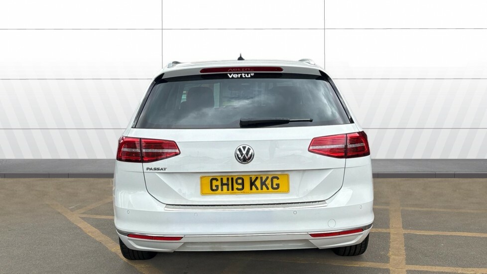 Volkswagen Passat Gt White #6