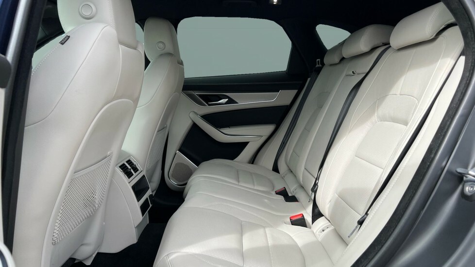 Jaguar F-Pace R-dynamic S Blue #4