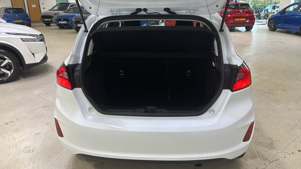 Ford Fiesta Trend White #4