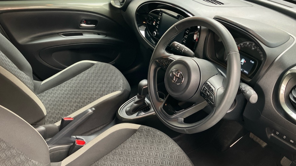 Toyota Aygo X Edge Green #6