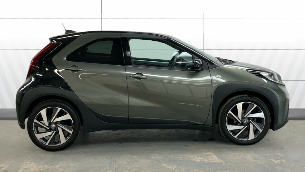 Toyota Aygo X Edge Green #3