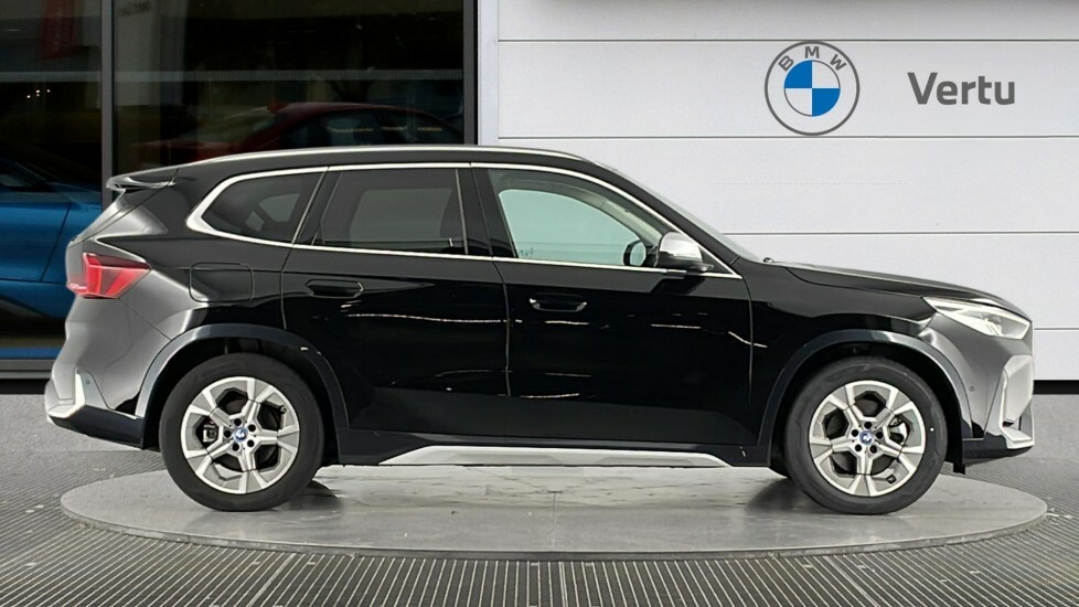 BMW iX1 Xline Black #3