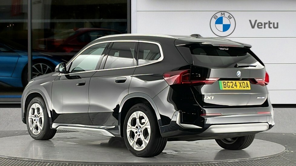 BMW iX1 Xline Black #2