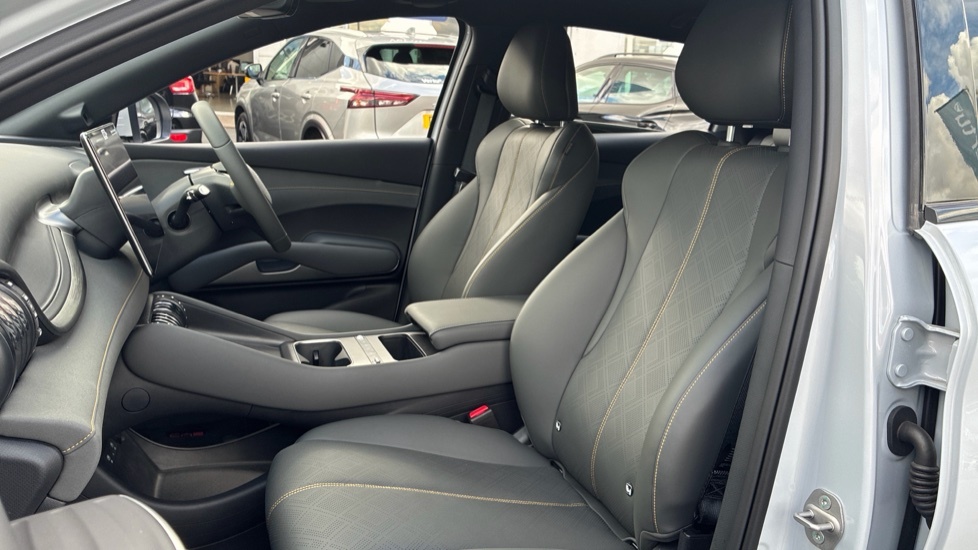 Byd Atto 3 74.8Kwh Design #36