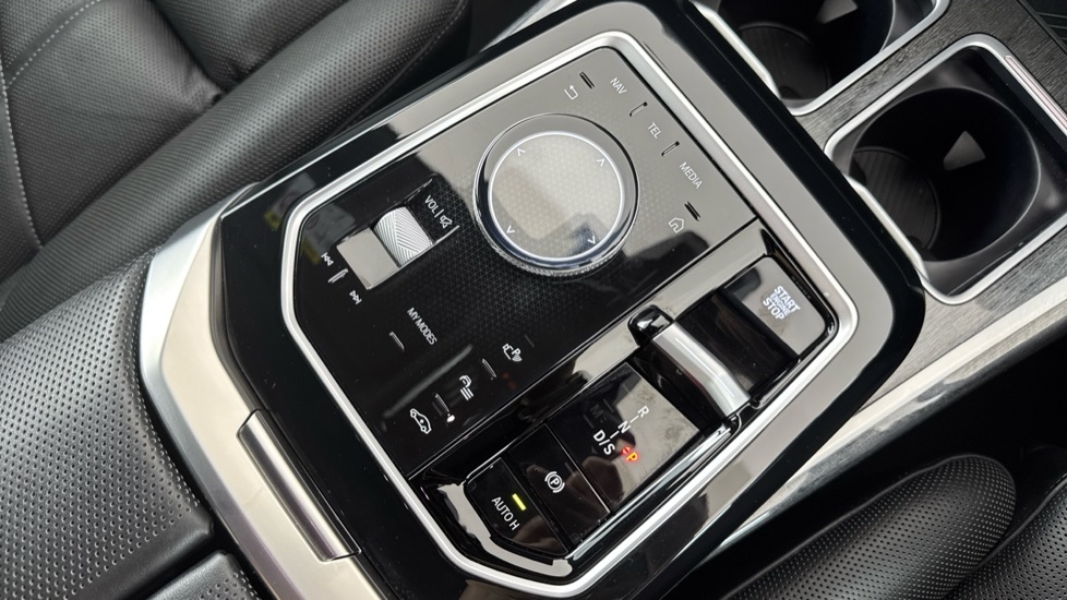 BMW 7 Series M760e Xdrive Black #18