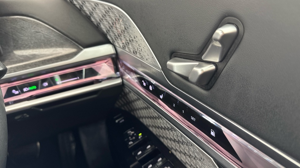 BMW 7 Series M760e Xdrive Black #62