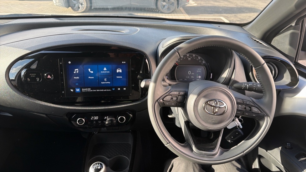 Toyota Aygo X Edge White #6
