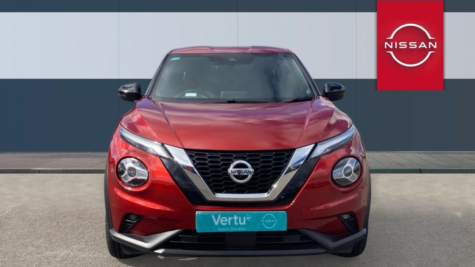 Nissan Juke Tekna Red #3