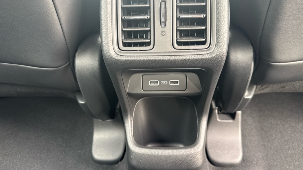 Honda Hr-V Advance White #27