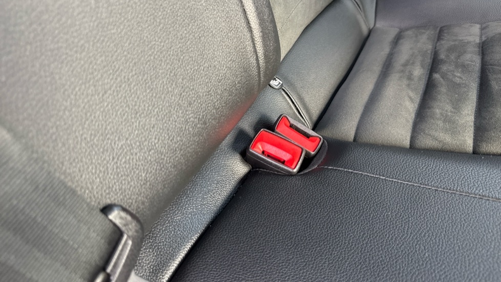 Seat Arona Tsi Fr Red #16