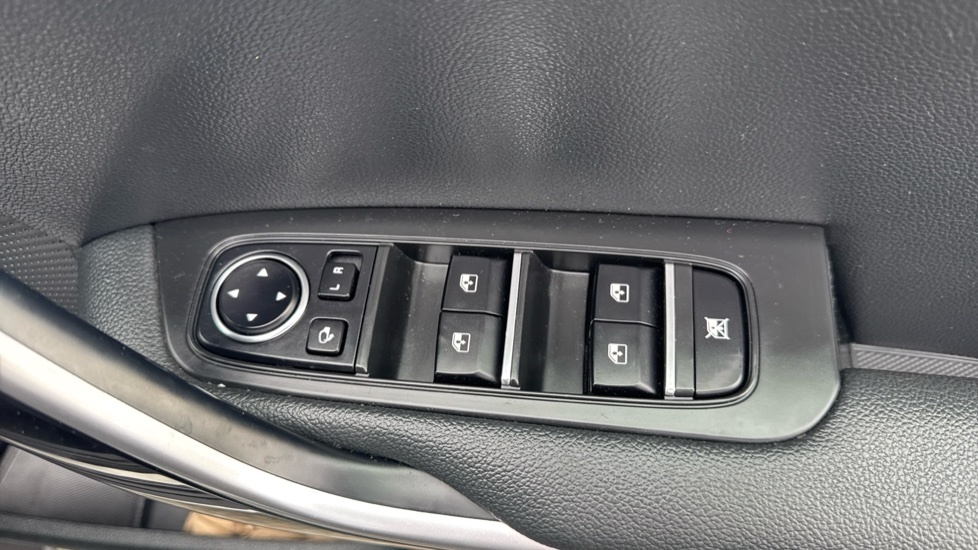 Kia Xceed 1.5 T-gdi 2 White #26
