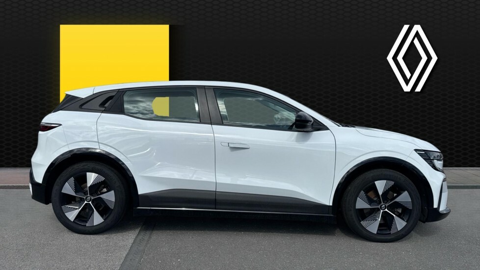 Renault Megane E-Tech Equilibre White #5