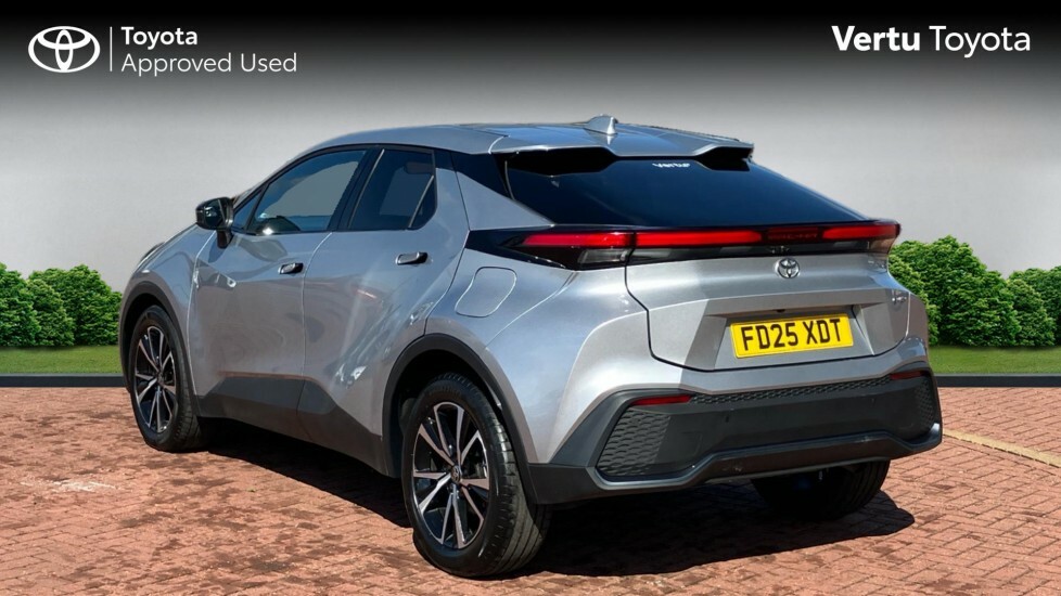 Toyota C-Hr Design White #4